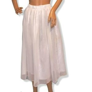 Vintage white chiffon layered mid calf skirt size 7/8 ladies